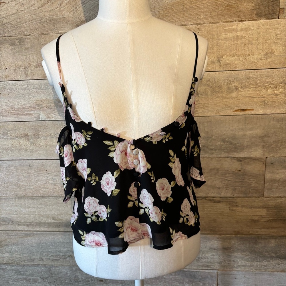 🛍️3/$30 H&M women's floral off the shoulder button up blouse in size medium